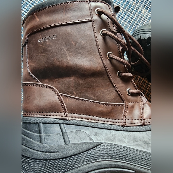 Gander Mountain Men's Leather Duck Boots w/ Separate Thinsulate Bootie, Size 10 - Picture 7 of 9